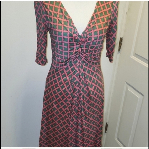 Boden Dresses & Skirts - Boden Midi Dress Size US 8 L Viscose Pink Green Jersey Knit Ruching Career